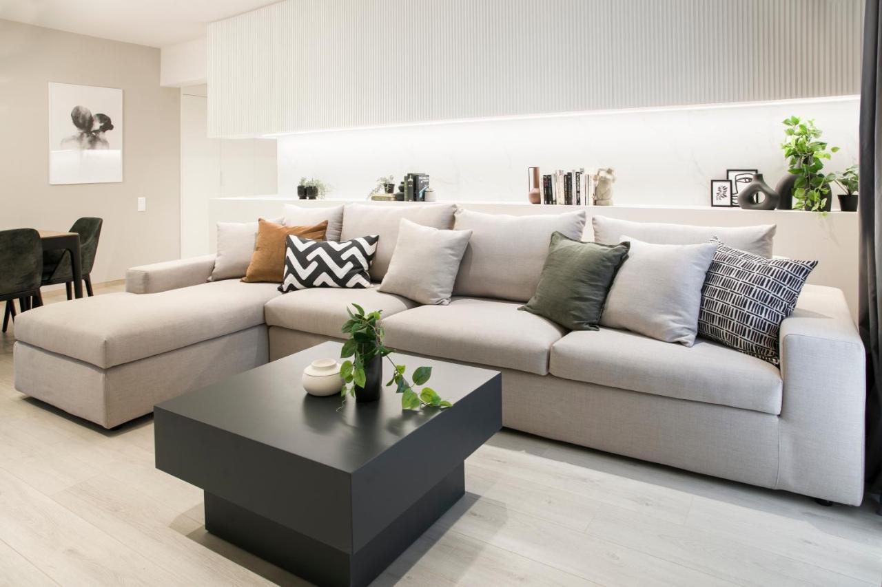 Ultra Chic Modern 4 Bedrooms In Apartment