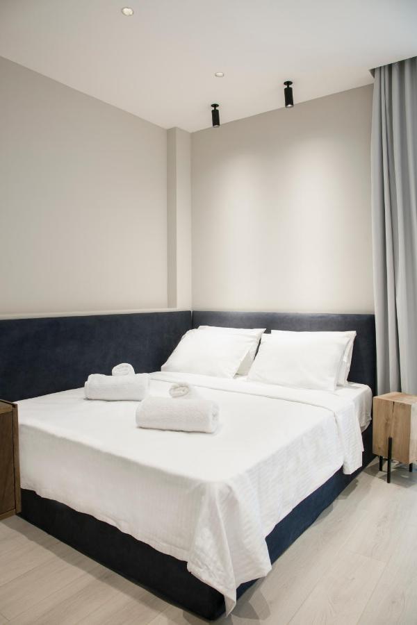 Ultra Chic Modern 4 Bedrooms In
